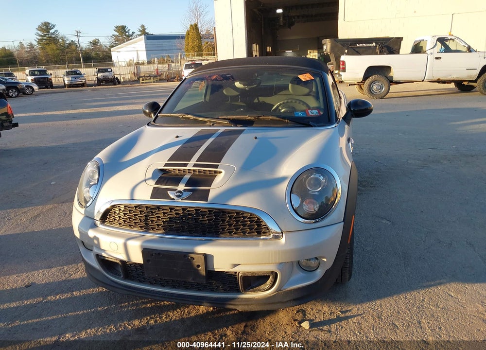 2014 MINI ROADSTER COOPER S VIN: WMWSY3C57ET566346