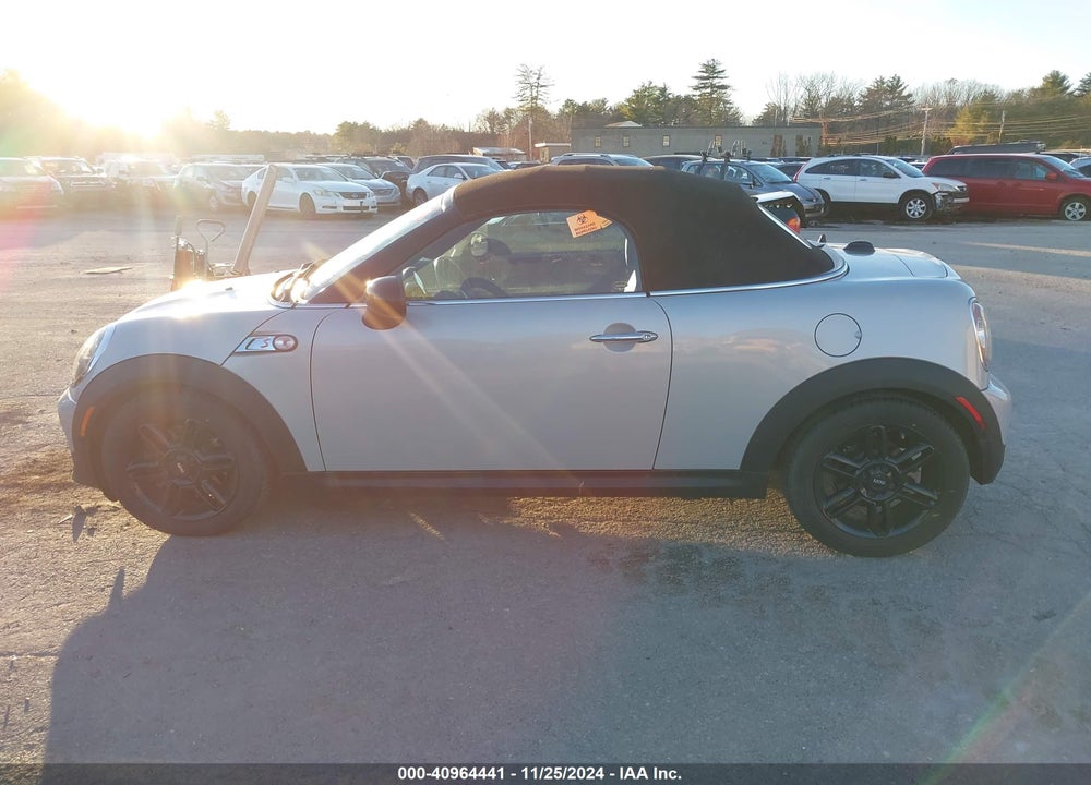 2014 MINI ROADSTER COOPER S VIN: WMWSY3C57ET566346