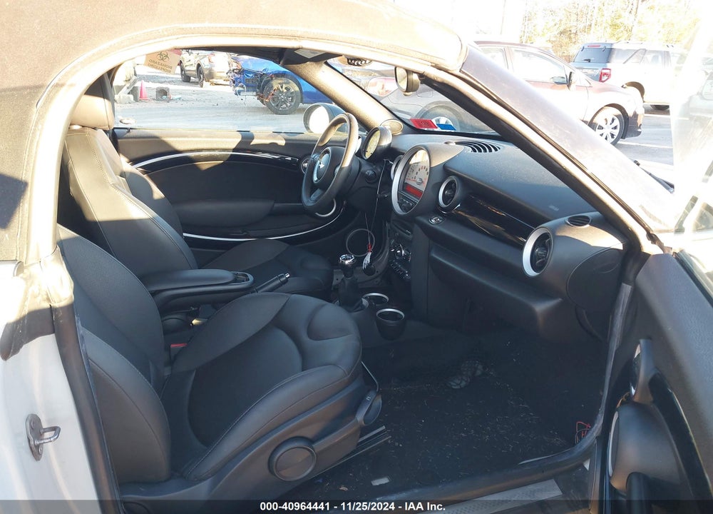 2014 MINI ROADSTER COOPER S VIN: WMWSY3C57ET566346
