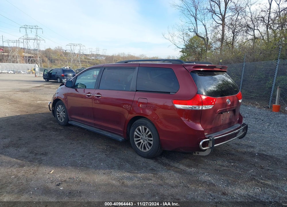 2013 TOYOTA SIENNA XLE LIMITED VIN: 5TDYK3DC2DS386071