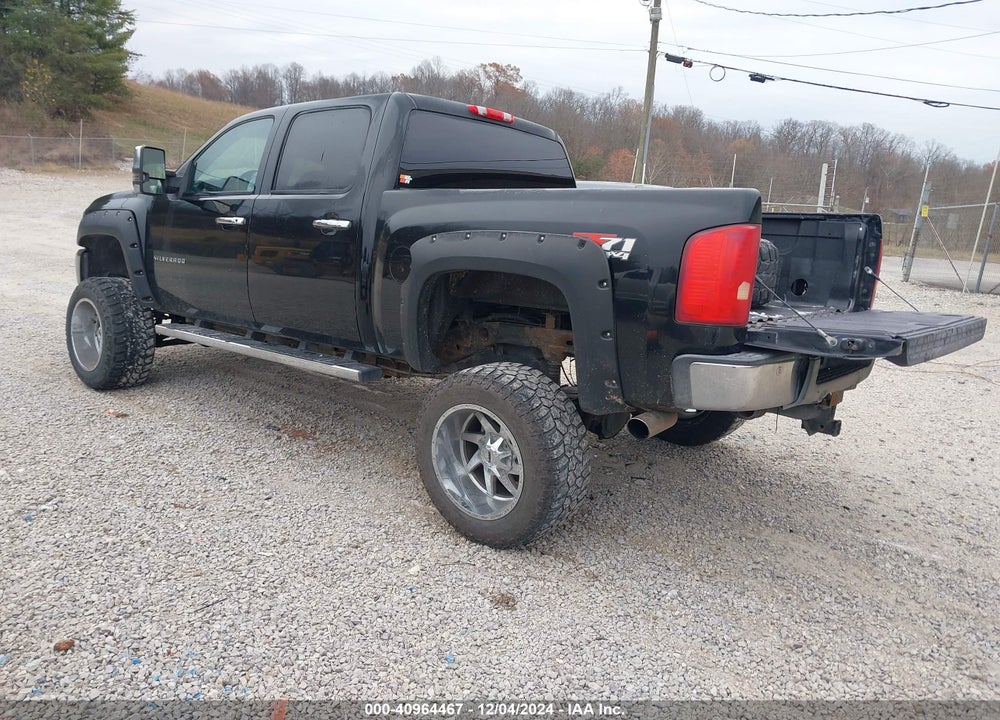 2011 CHEVROLET SILVERADO VIN: 3GCPKSE36BG122688