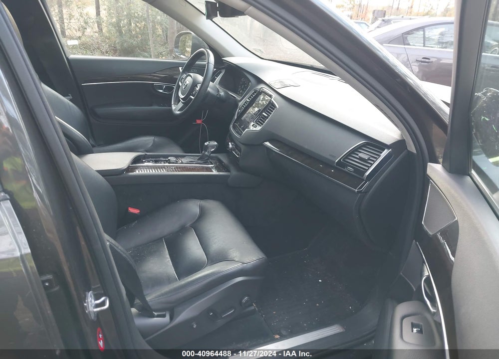 2018 VOLVO XC90 T5 MOMENTUM 5P VIN: YV4102XK1J1323067
