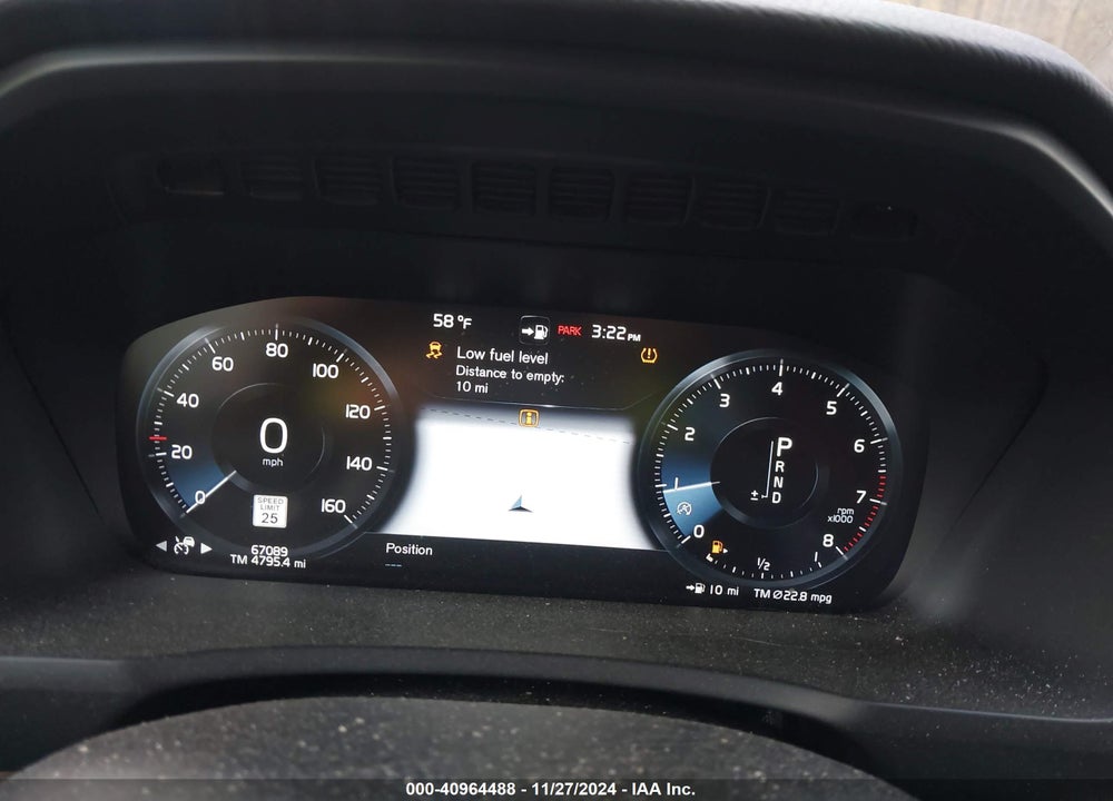 2018 VOLVO XC90 T5 MOMENTUM 5P VIN: YV4102XK1J1323067