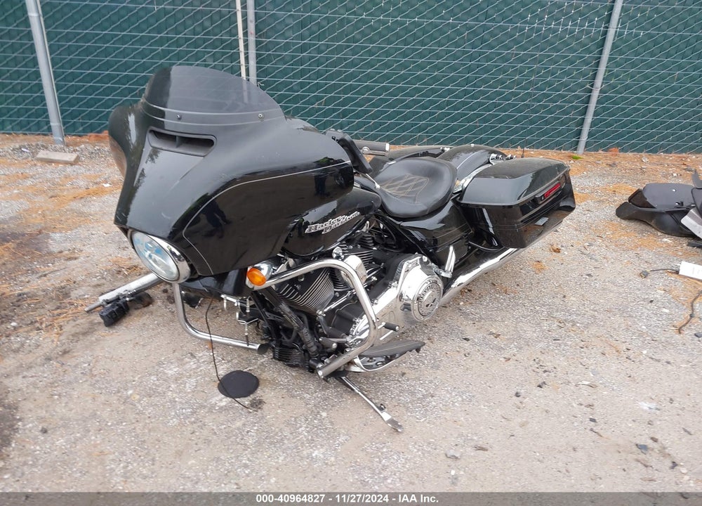 2015 HARLEY-DAVIDSON FLHXS STREET GLIDE SPECIAL VIN: 1HD1KRM10FB668575