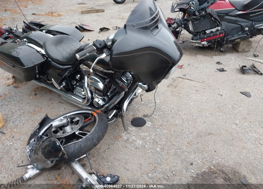 2015 HARLEY-DAVIDSON FLHXS STREET GLIDE SPECIAL VIN: 1HD1KRM10FB668575