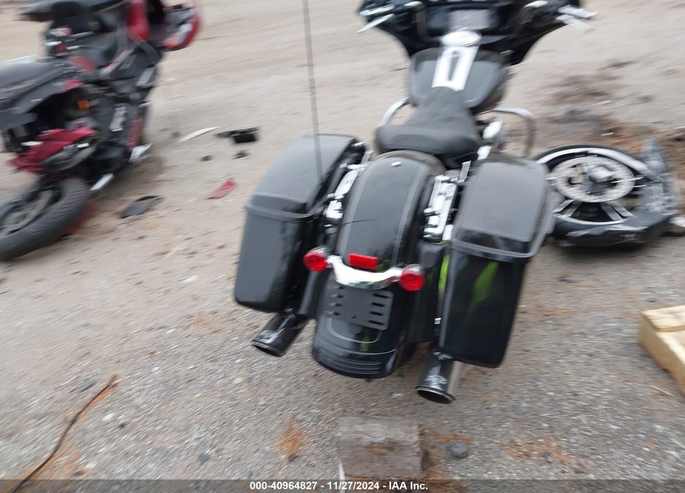 2015 HARLEY-DAVIDSON FLHXS STREET GLIDE SPECIAL VIN: 1HD1KRM10FB668575