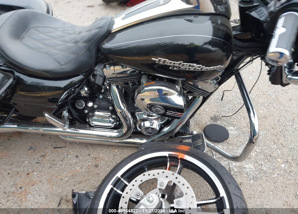2015 HARLEY-DAVIDSON FLHXS STREET GLIDE SPECIAL VIN: 1HD1KRM10FB668575