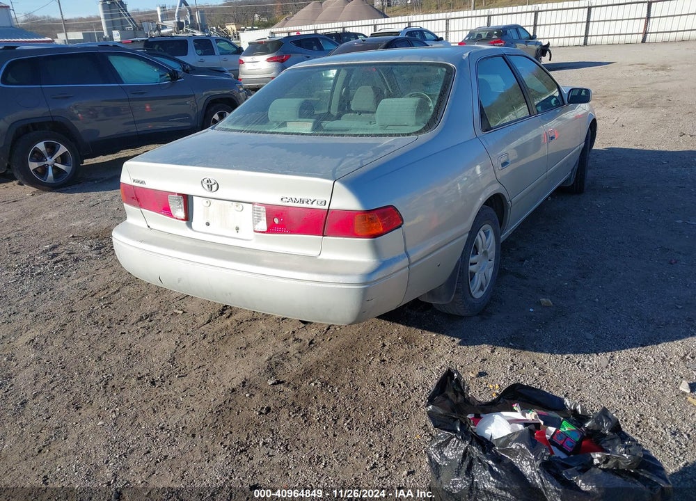 2000 TOYOTA CAMRY LE VIN: 4T1BG22K7YU644707