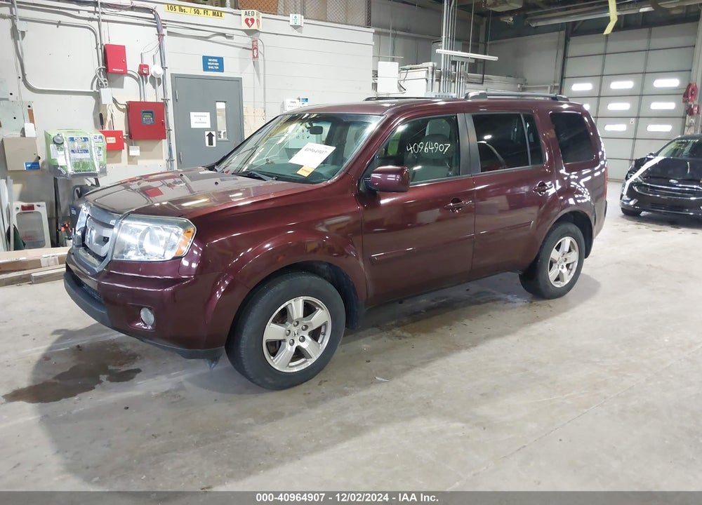 2011 HONDA PILOT EX VIN: 5FNYF4H40BB097088