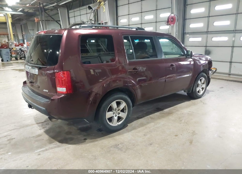 2011 HONDA PILOT EX VIN: 5FNYF4H40BB097088