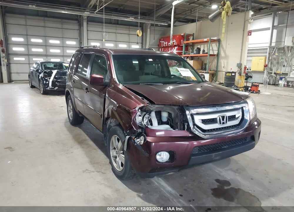 2011 HONDA PILOT EX VIN: 5FNYF4H40BB097088