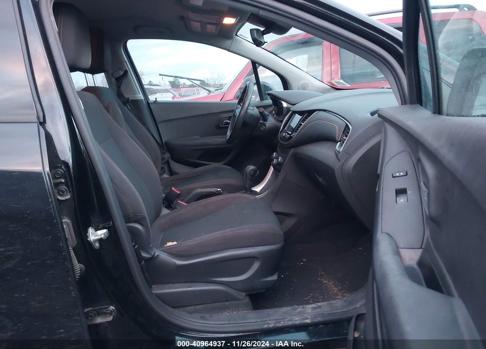 2018 CHEVROLET TRAX LS VIN: 3GNCJKSB8JL263773