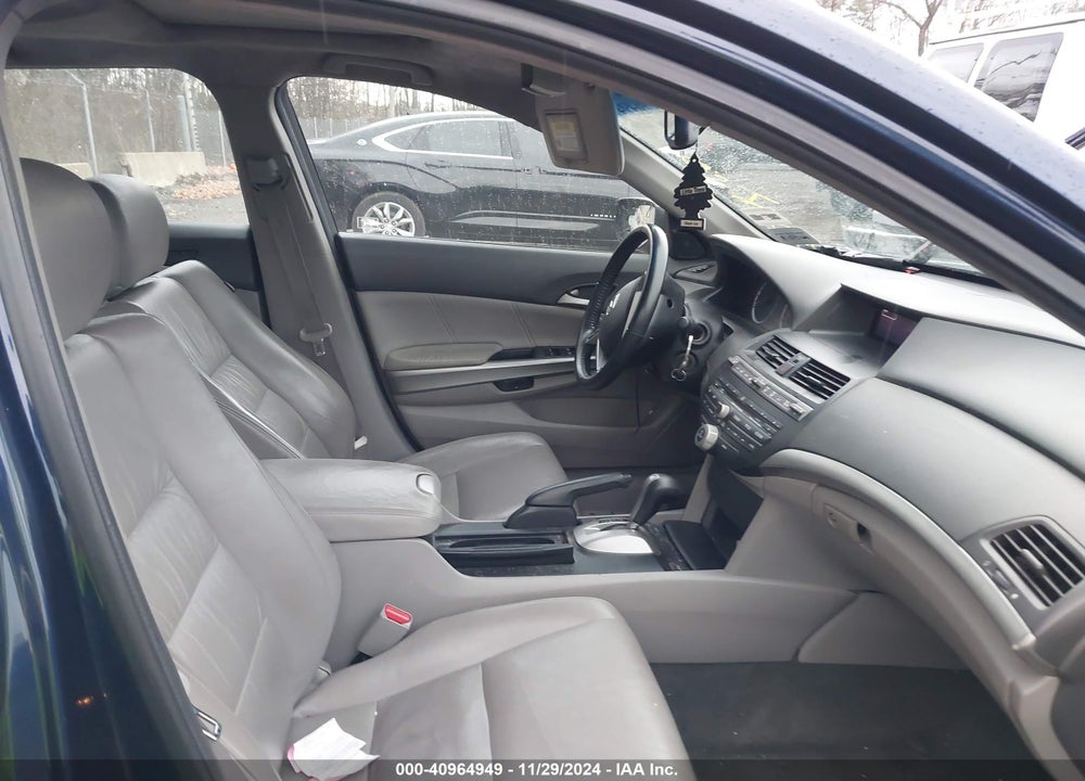 2010 HONDA ACCORD 2.4 EX-L VIN: 1HGCP2F82AA172819