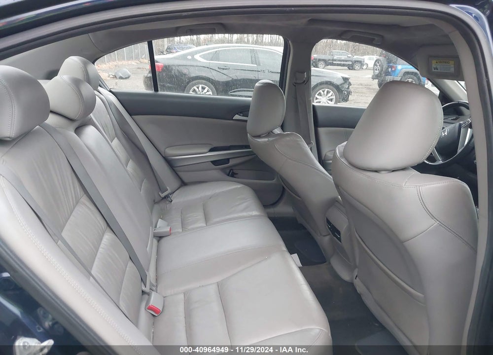 2010 HONDA ACCORD 2.4 EX-L VIN: 1HGCP2F82AA172819