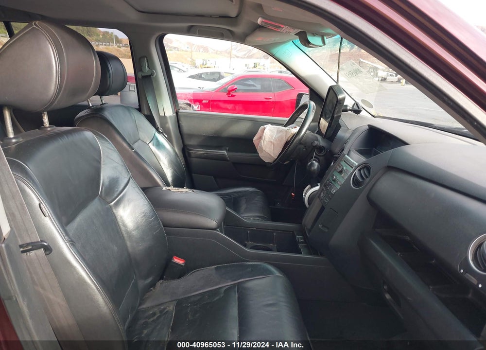 2011 HONDA PILOT EX-L VIN: 5FNYF4H52BB037290