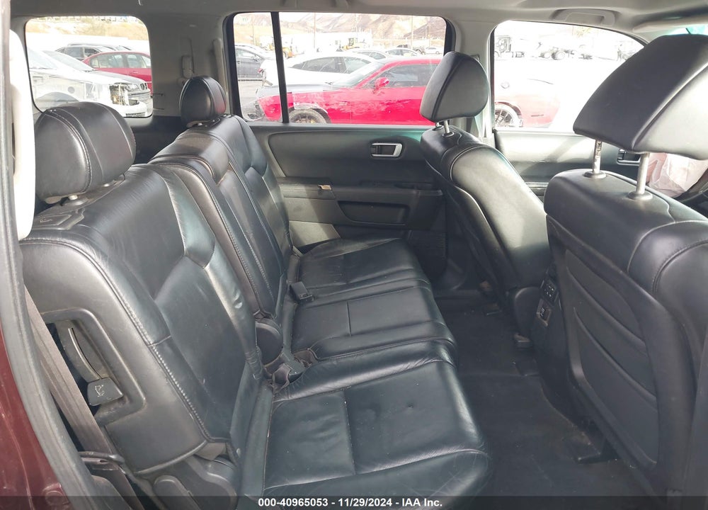 2011 HONDA PILOT EX-L VIN: 5FNYF4H52BB037290