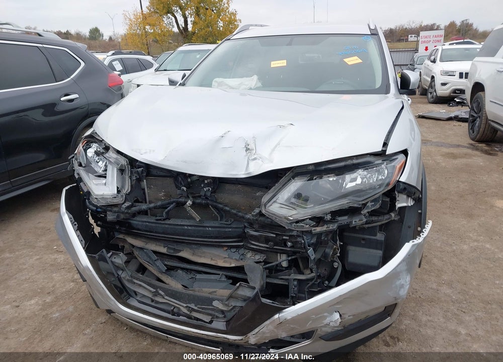 2018 NISSAN ROGUE SV VIN: JN8AT2MT1JW454840