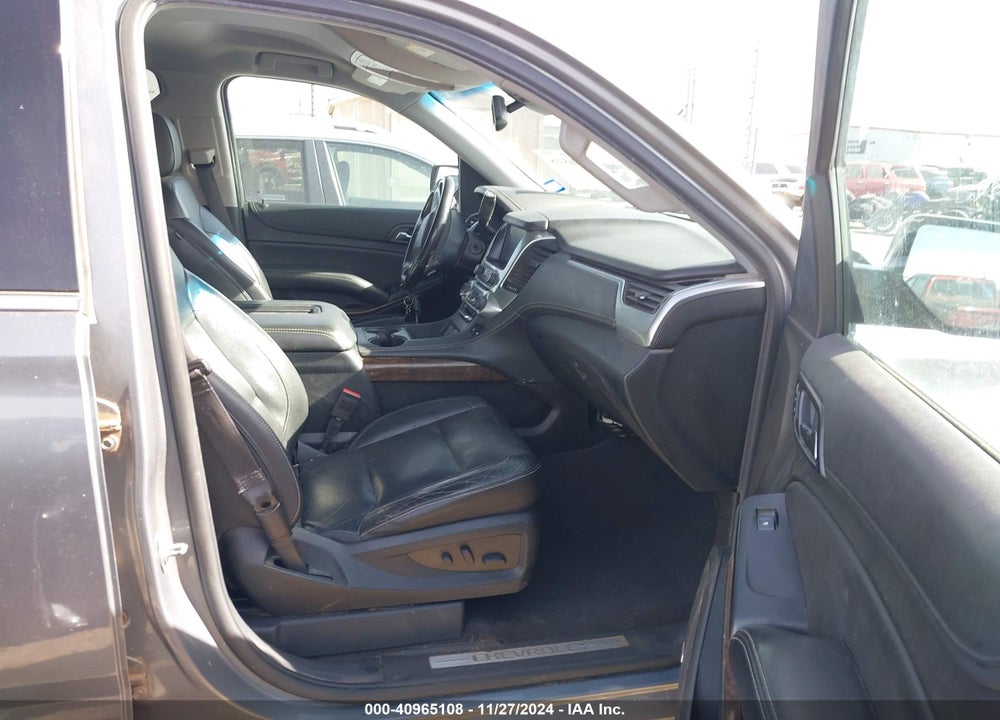 2019 CHEVROLET SUBURBAN LT VIN: 1GNSCHKCXKR124367