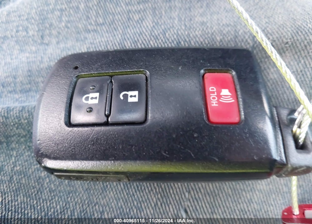 2012 TOYOTA PRIUS C THREE VIN: JTDKDTB35C1506086