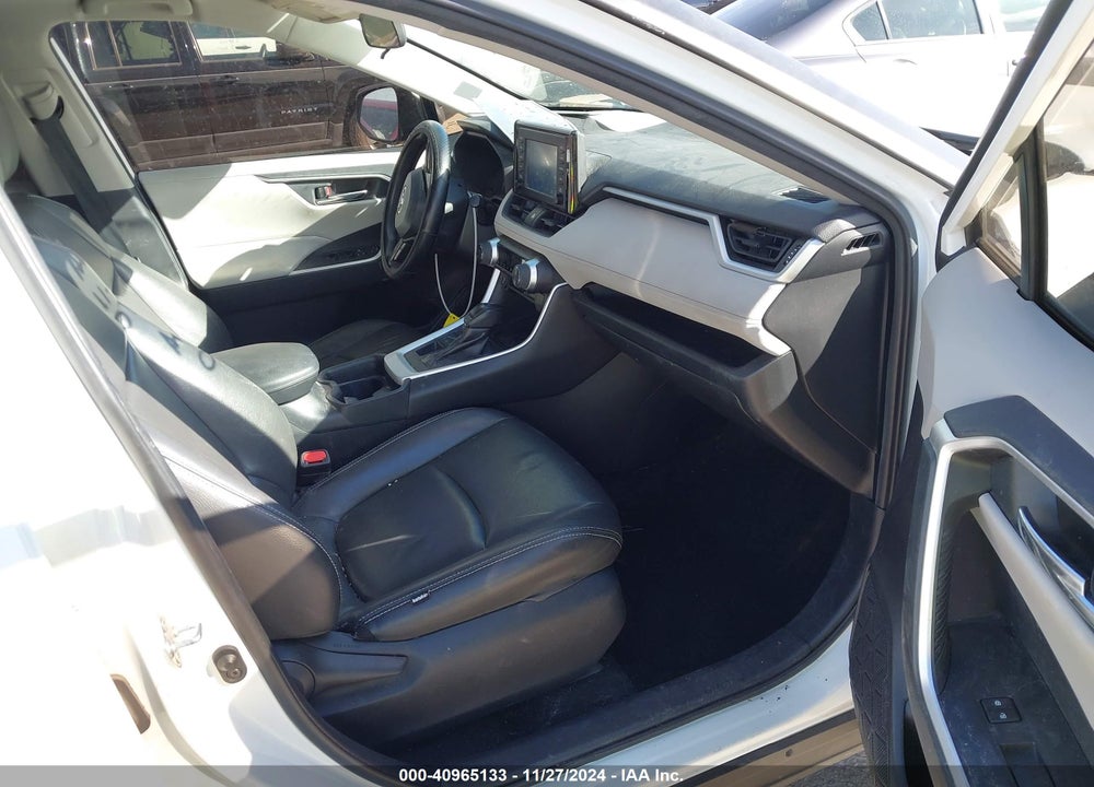 2019 TOYOTA RAV4 XLE VIN: 2T3P1RFV1KC052496