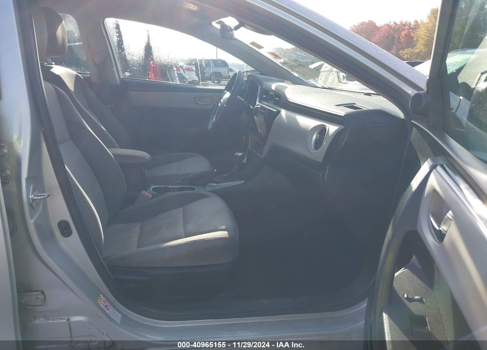 2018 TOYOTA COROLLA LE VIN: 5YFBURHE8JP848247
