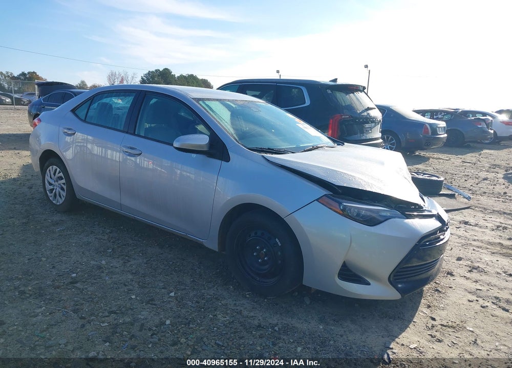 2018 TOYOTA COROLLA LE VIN: 5YFBURHE8JP848247