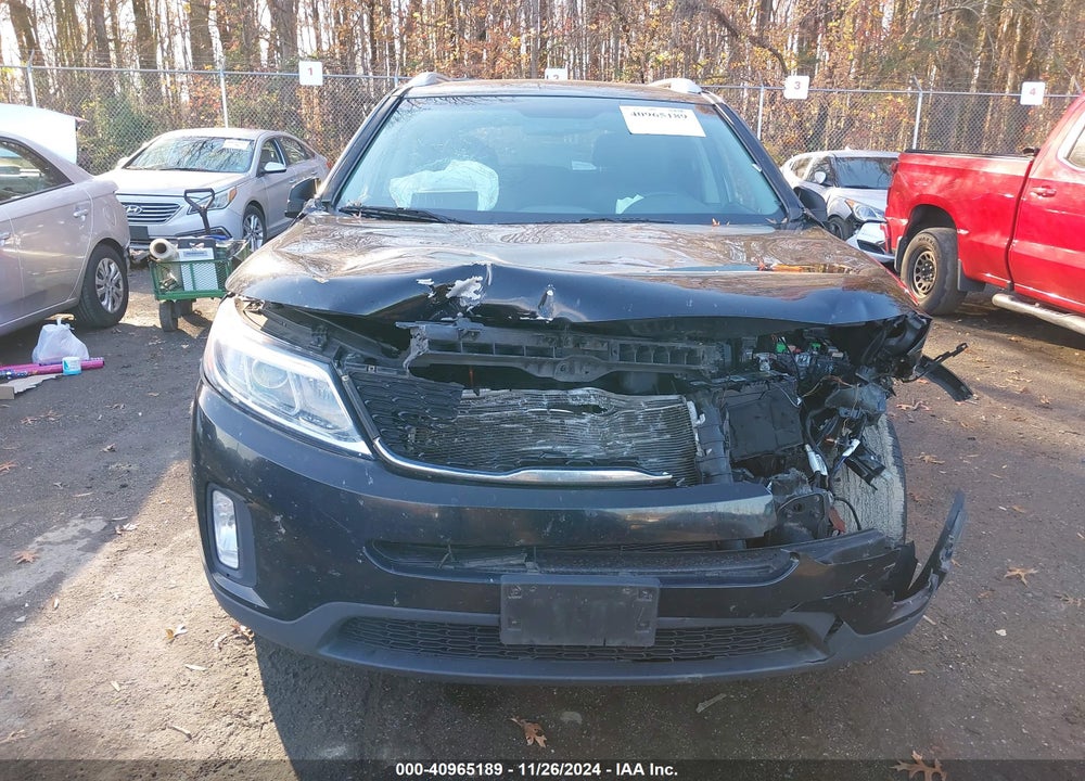 2014 KIA SORENTO LX VIN: 5XYKT4A67EG482624