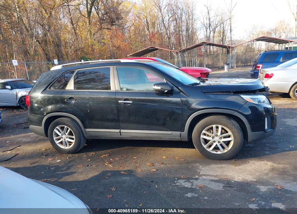 2014 KIA SORENTO LX VIN: 5XYKT4A67EG482624