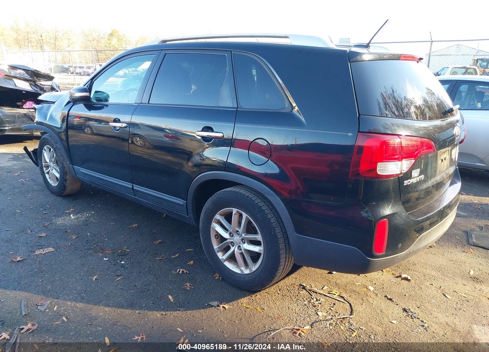 2014 KIA SORENTO LX VIN: 5XYKT4A67EG482624