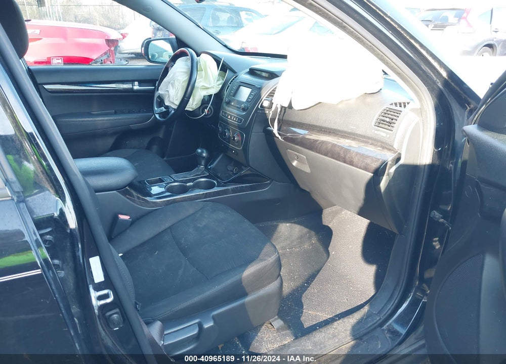 2014 KIA SORENTO LX VIN: 5XYKT4A67EG482624