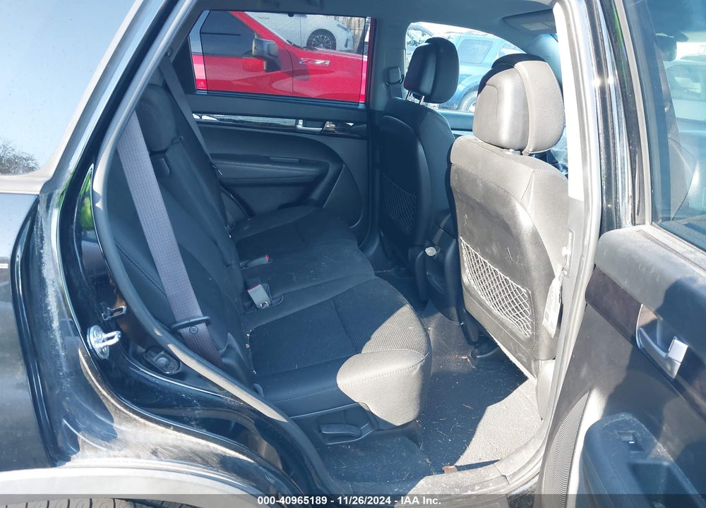 2014 KIA SORENTO LX VIN: 5XYKT4A67EG482624