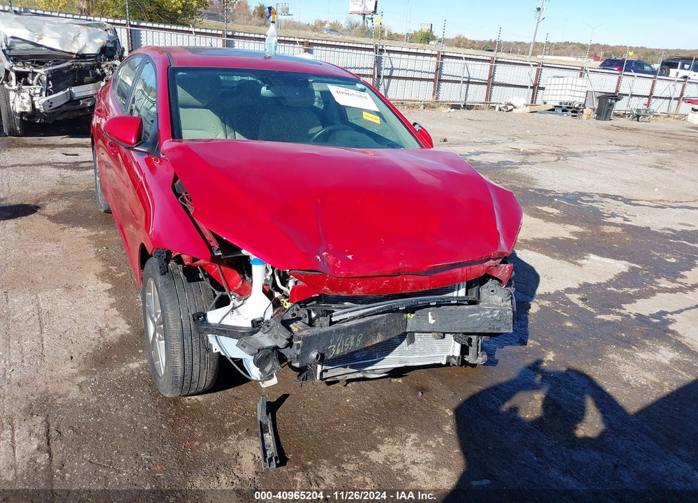 2018 HYUNDAI ELANTRA VIN: 5NPD84LF0JH389969