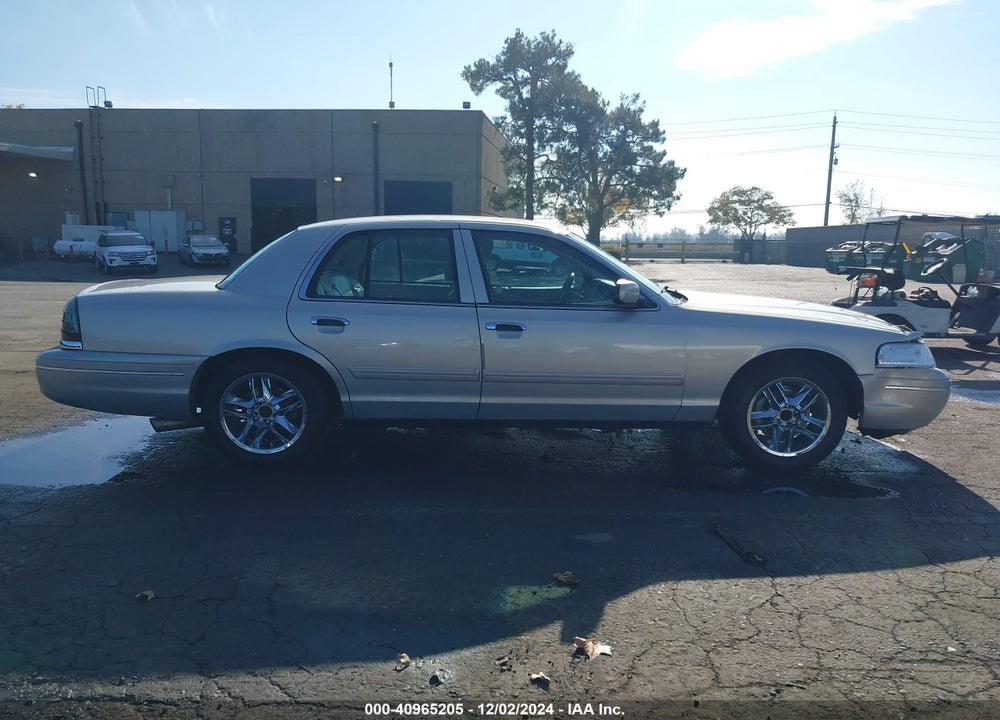2011 FORD CROWN VICTORIA LX VIN: 2FABP7EV2BX177547