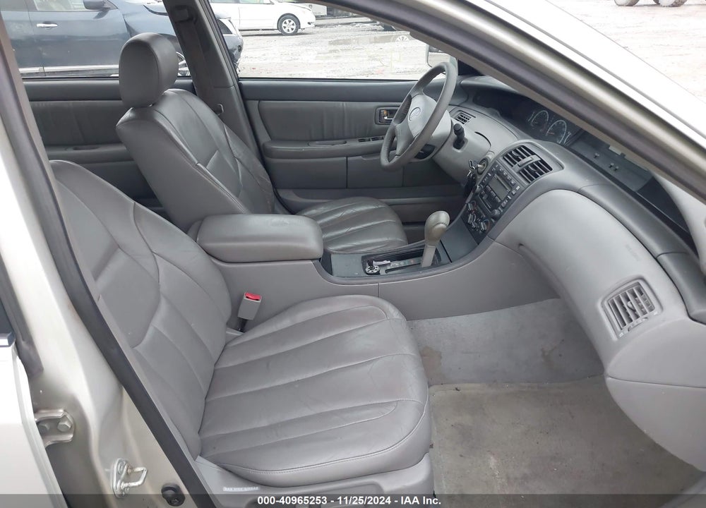 2001 TOYOTA AVALON XL VIN: 4T1BF28B21U138637