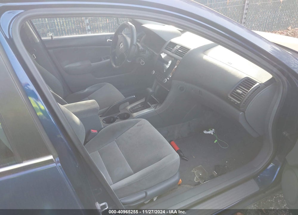 2005 HONDA ACCORD 2.4 EX VIN: 1HGCM567X5A012405