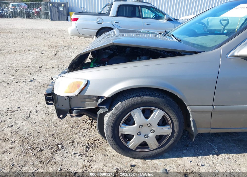 2001 TOYOTA CAMRY LE VIN: 4T1BG22K41U080696