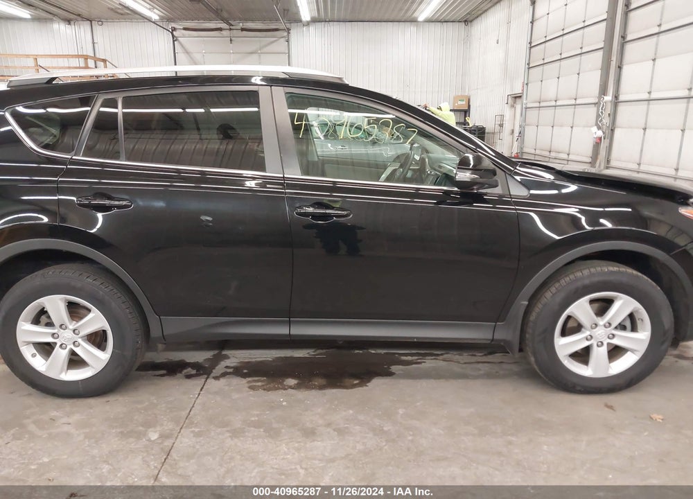 2014 TOYOTA RAV4 XLE VIN: 2T3RFREV2EW190448