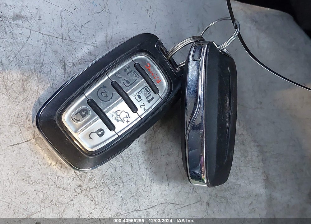 2021 CHRYSLER PACIFICA TOURING L VIN: 2C4RC1BG8MR585176