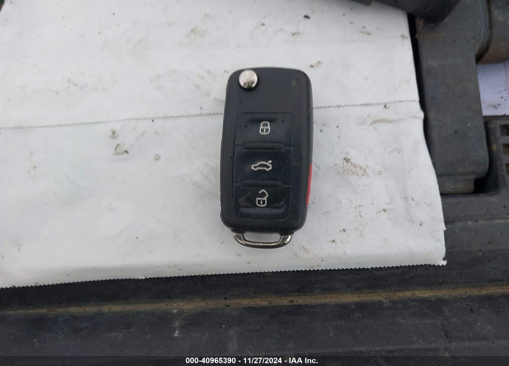 2013 VOLKSWAGEN JETTA 2.5L SE VIN: 3VWDP7AJ8DM438813