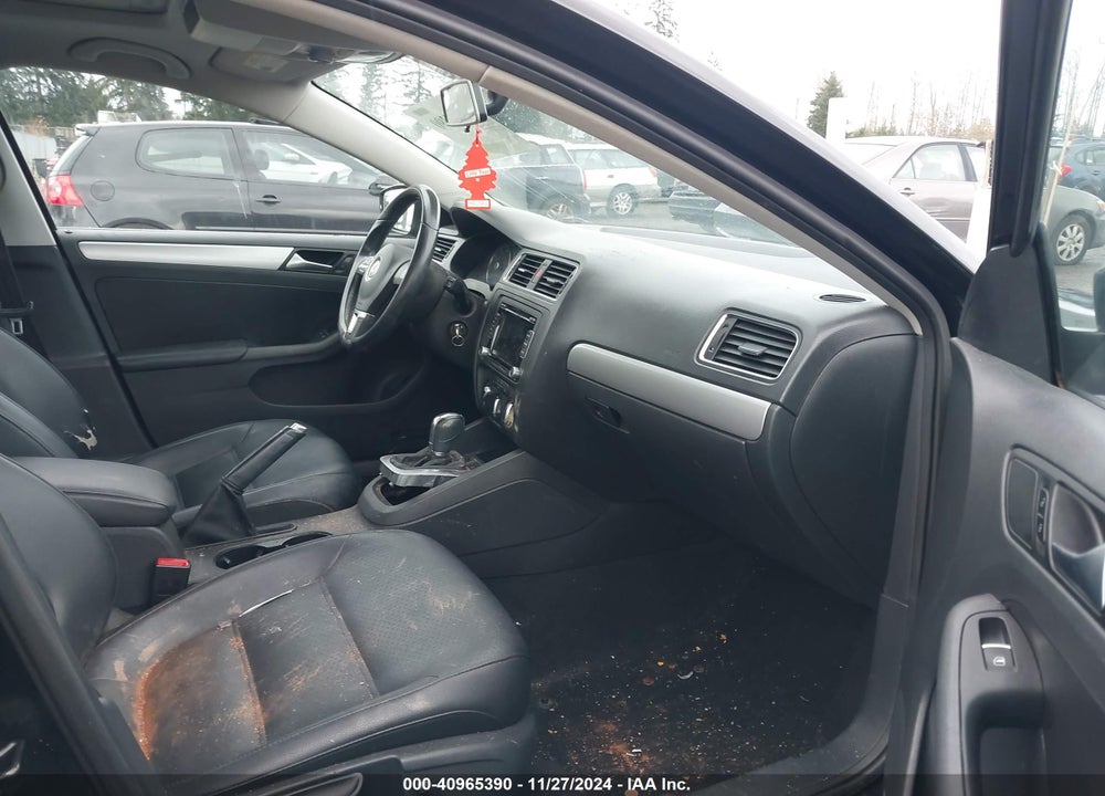 2013 VOLKSWAGEN JETTA 2.5L SE VIN: 3VWDP7AJ8DM438813