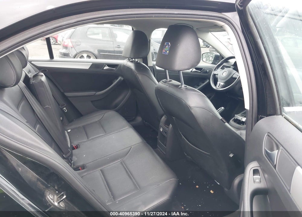 2013 VOLKSWAGEN JETTA 2.5L SE VIN: 3VWDP7AJ8DM438813