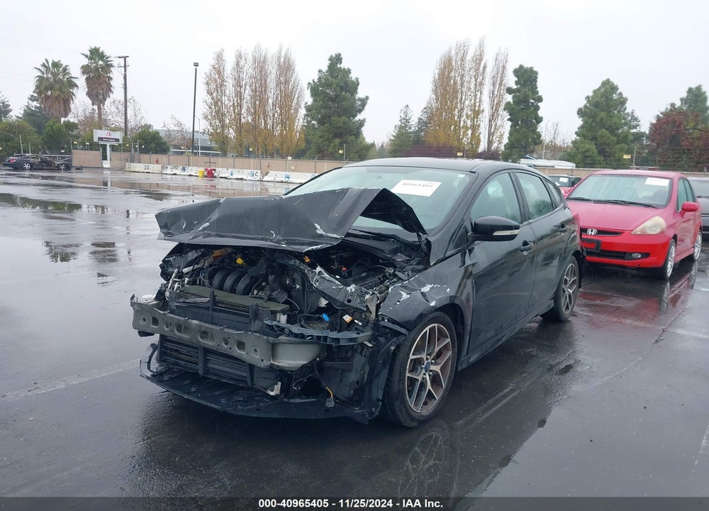 2015 FORD FOCUS SE VIN: 1FADP3K28FL349417