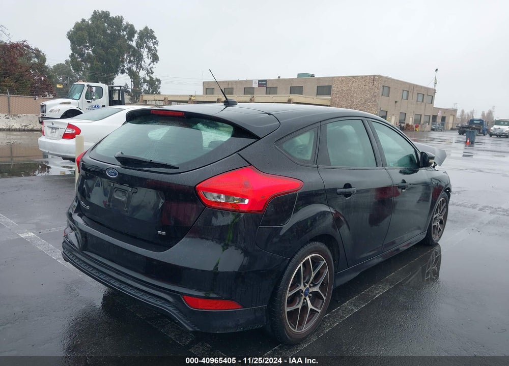 2015 FORD FOCUS SE VIN: 1FADP3K28FL349417