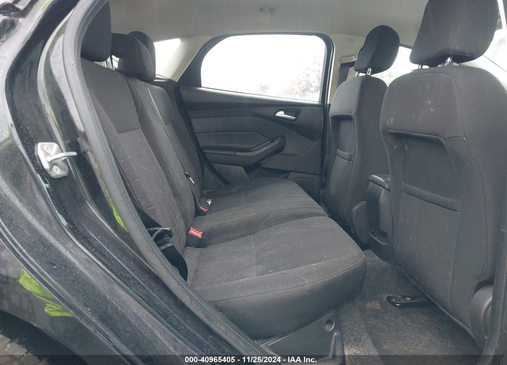 2015 FORD FOCUS SE VIN: 1FADP3K28FL349417