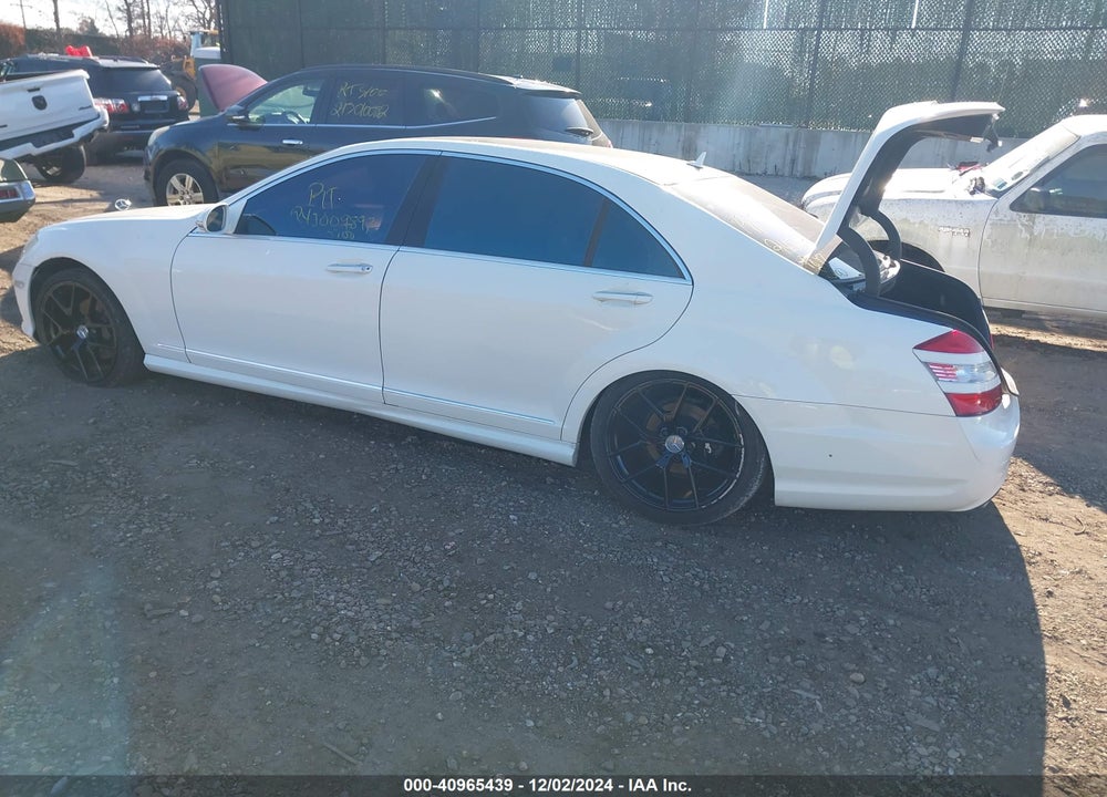 2007 MERCEDES-BENZ S 550 VIN: WDDNG71X37A071094