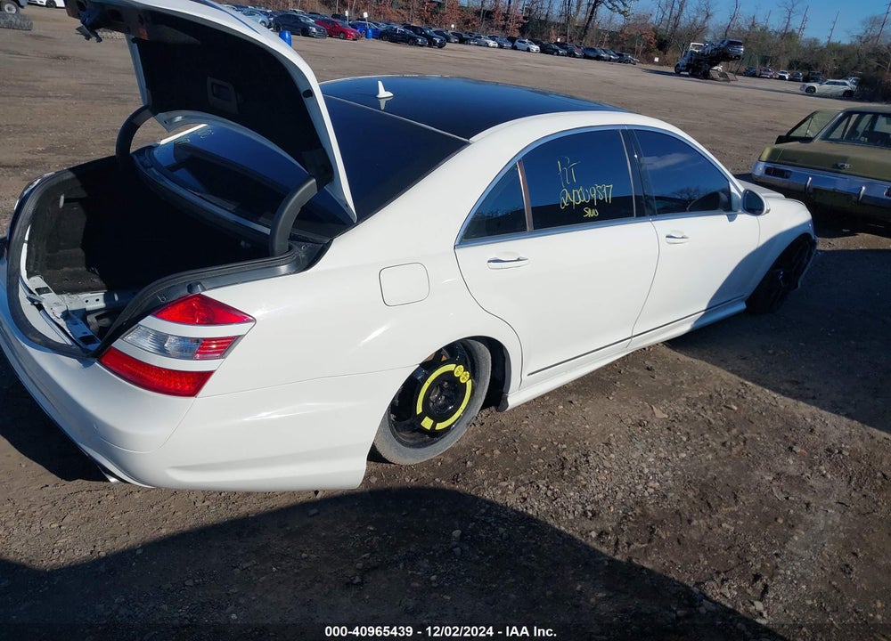 2007 MERCEDES-BENZ S 550 VIN: WDDNG71X37A071094