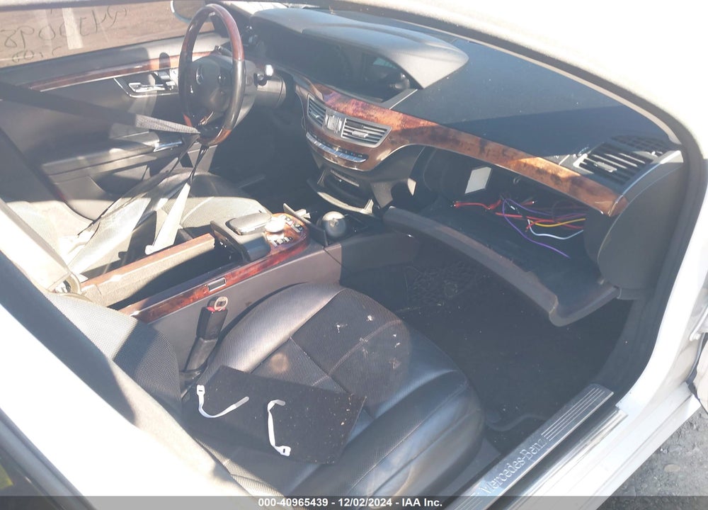 2007 MERCEDES-BENZ S 550 VIN: WDDNG71X37A071094