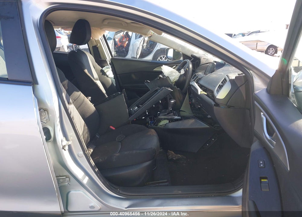 2018 MAZDA 3 SPORT VIN: 3MZBN1U76JM167899