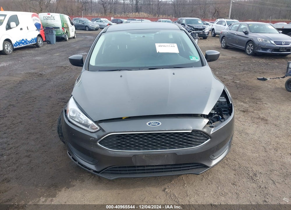 2018 FORD FOCUS SE VIN: 1FADP3K20JL283938