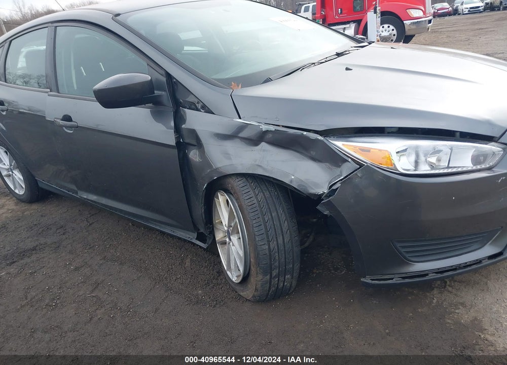 2018 FORD FOCUS SE VIN: 1FADP3K20JL283938
